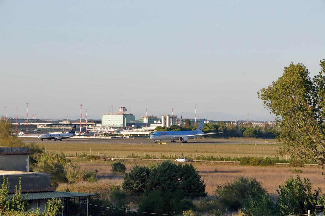 Bilocale Con Vista Sull'Aeroporto - Comodo Per Il Viaggio Fiumicino Dış mekan fotoğraf